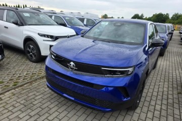 najnowszy moc 156KM akumulator 54 kW bogate wyposażenie